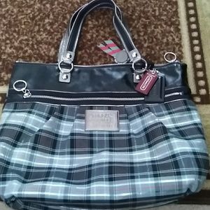 Coach Poppy purse new without tag